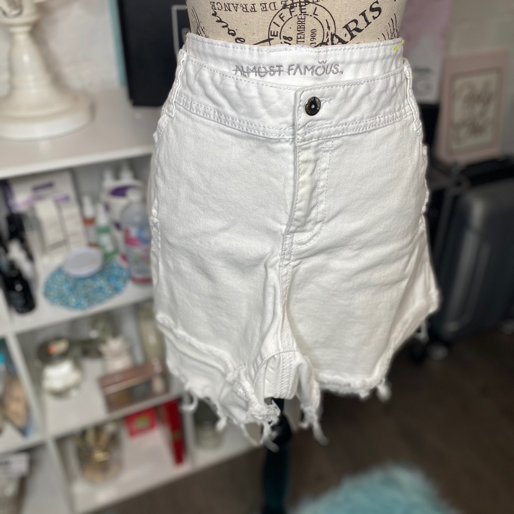Women’s shorts - Picture 3 of 10